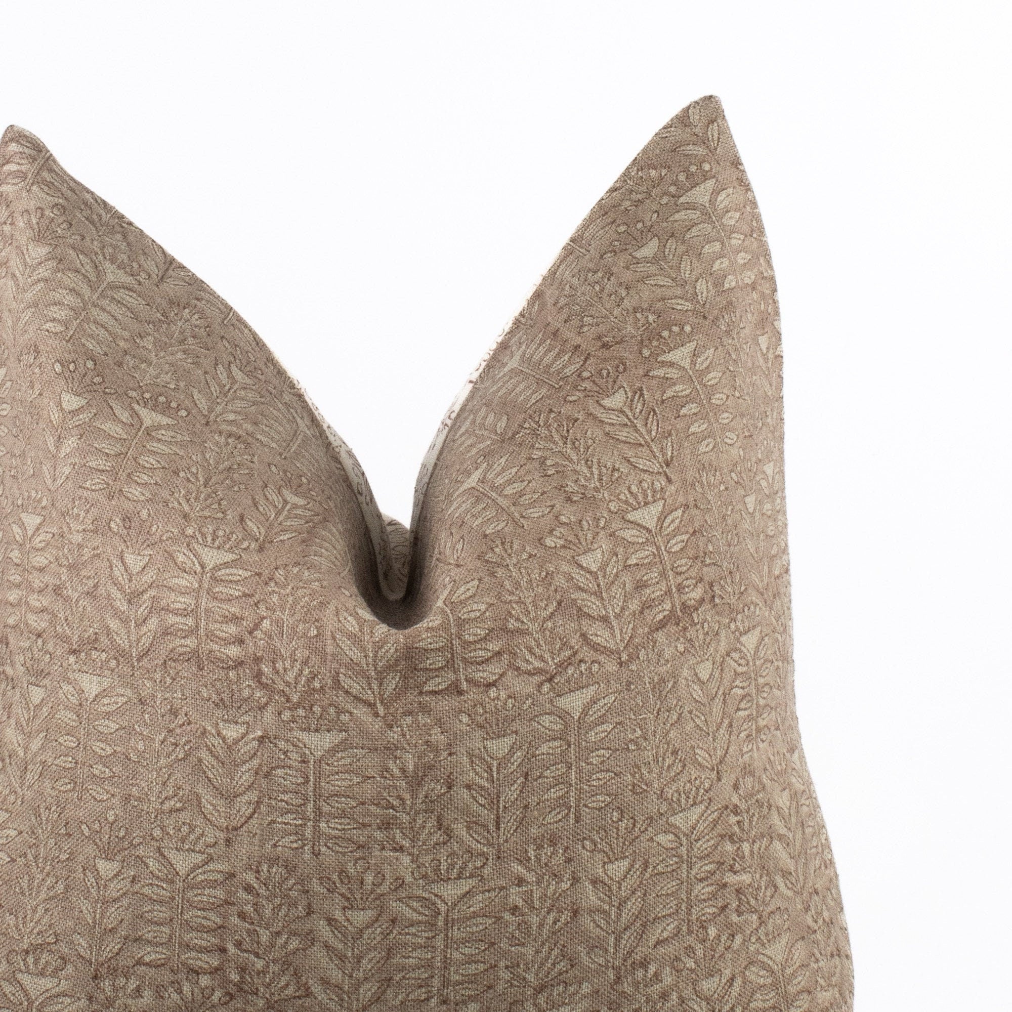 Country chic pillows