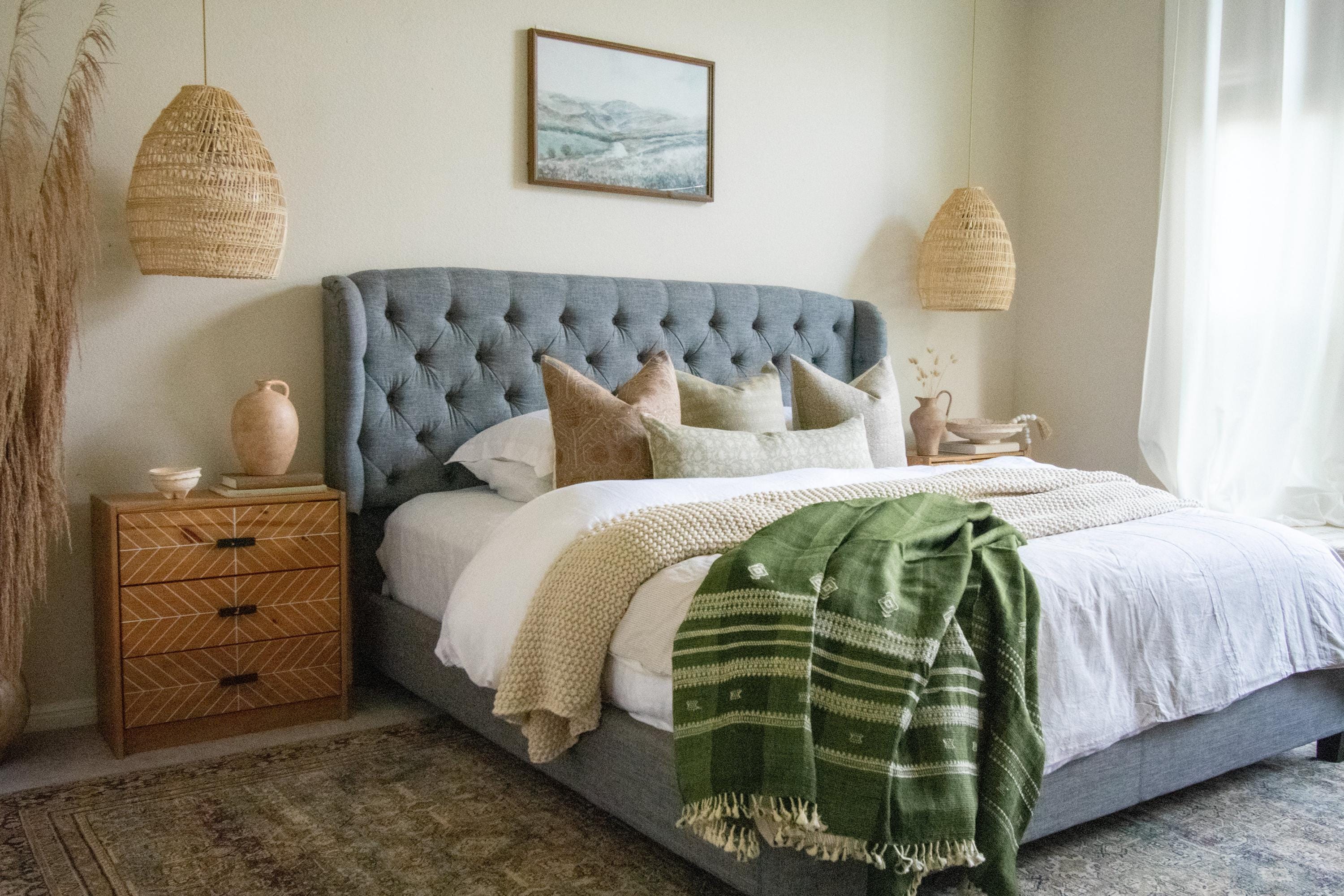 ERICA : Handcrafted Bottle Green Couch Throw Blanket, Luxurious Blanket Handmade from Indian Wool
