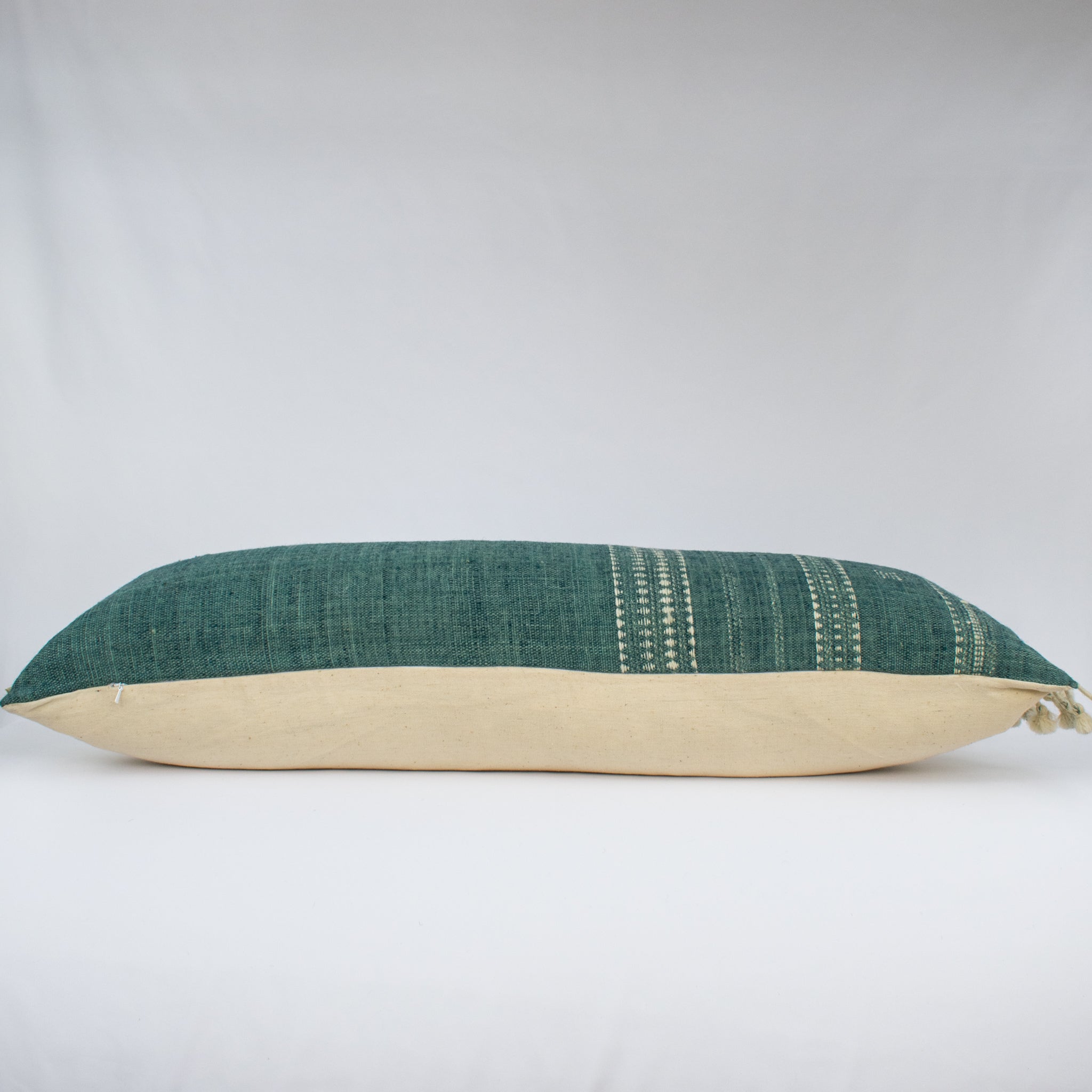 green throw pillow