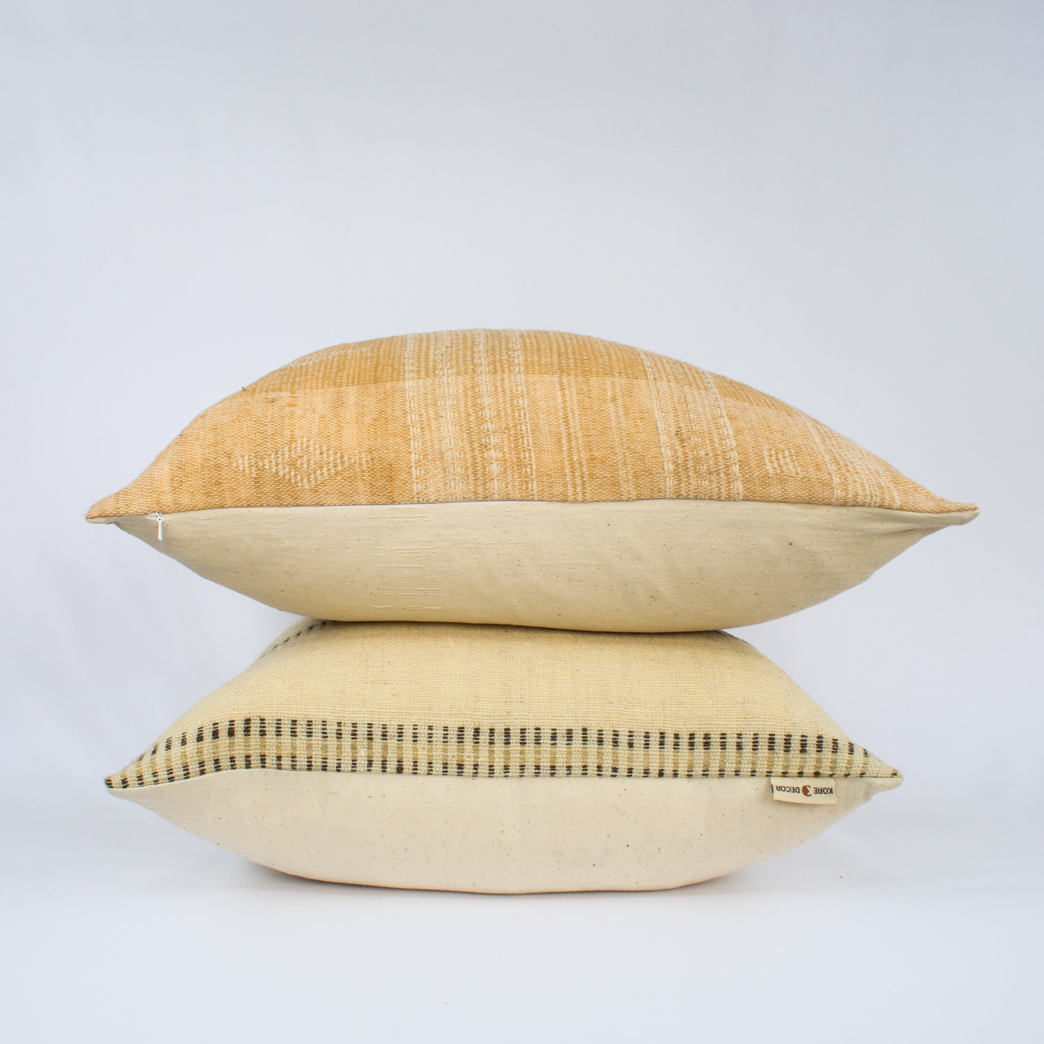 accent lumbar pillow